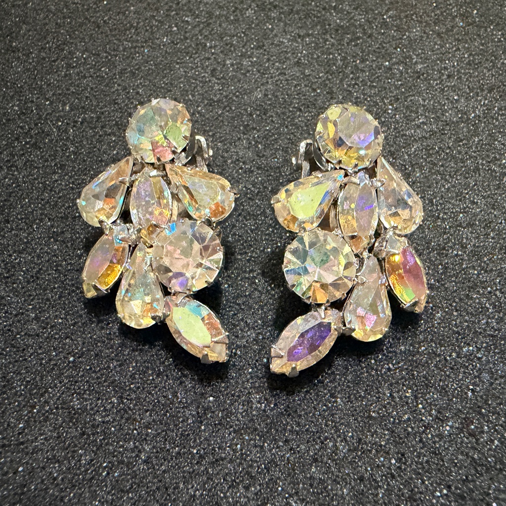 Vintage Weiss Aurora Borealis Crystal Clip On Earrings